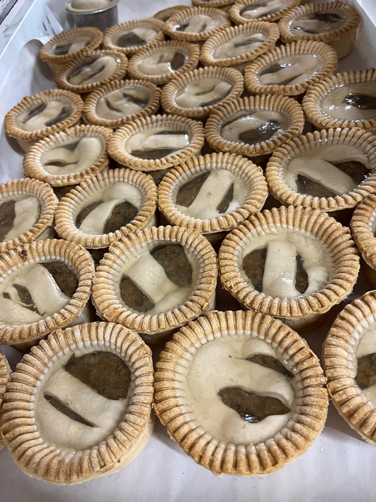 Medium Jellied Meat Pie